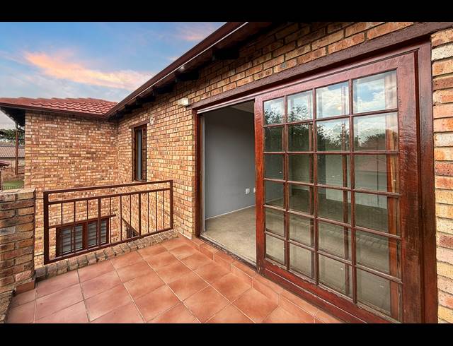 3 BEDROOM DUPLEX FOR SALE IN KYALAMI HILLS